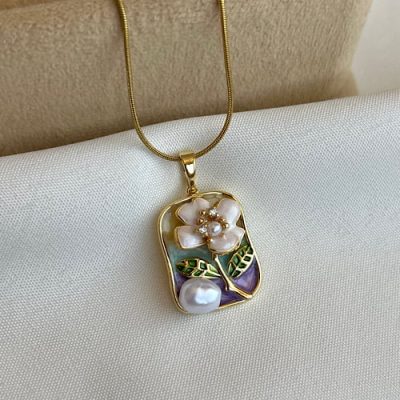 گردنبند میناکاری بنفش گلدار