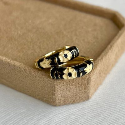گوشواره میناکاری مشکی کرم
