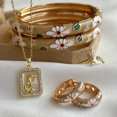 ست میناکاری کرم گل دار