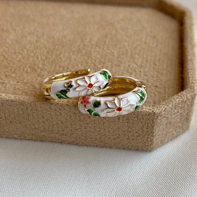 گوشواره میناکاری سفید