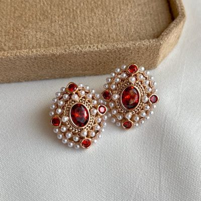 گوشواره مرواریدی نگین قرمز