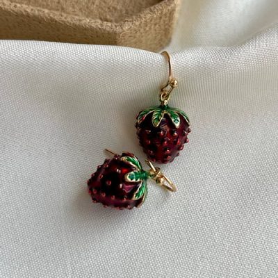 گوشواره توت فرنگی