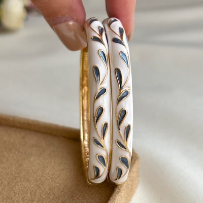 دستبند میناکاری سفید طوسی نیل