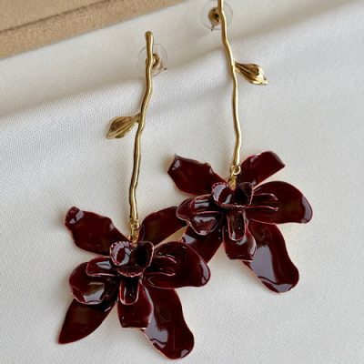 گوشواره آویز گل زرشکی