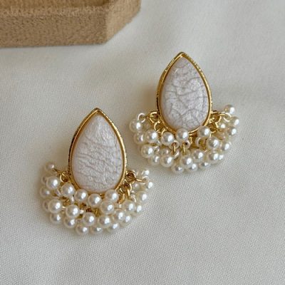 گوشواره مروارید اشکی