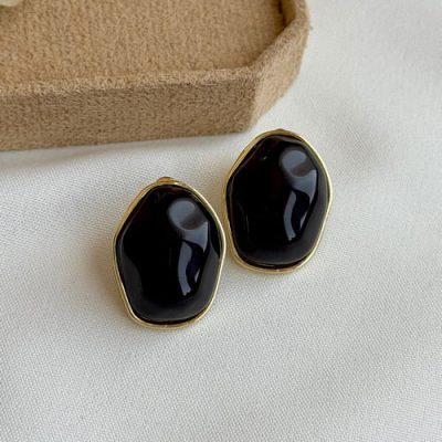 گوشواره رزین مشکی