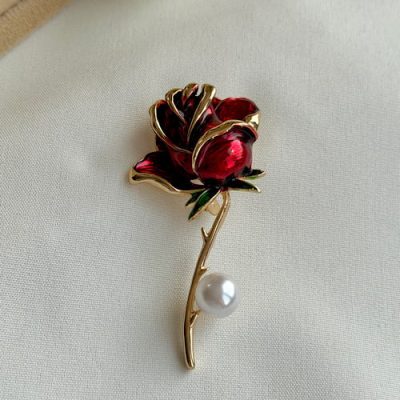 سنجاقسینه گل رز قرمز نلی