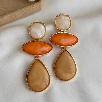 گوشواره آویز کرم نارنجی